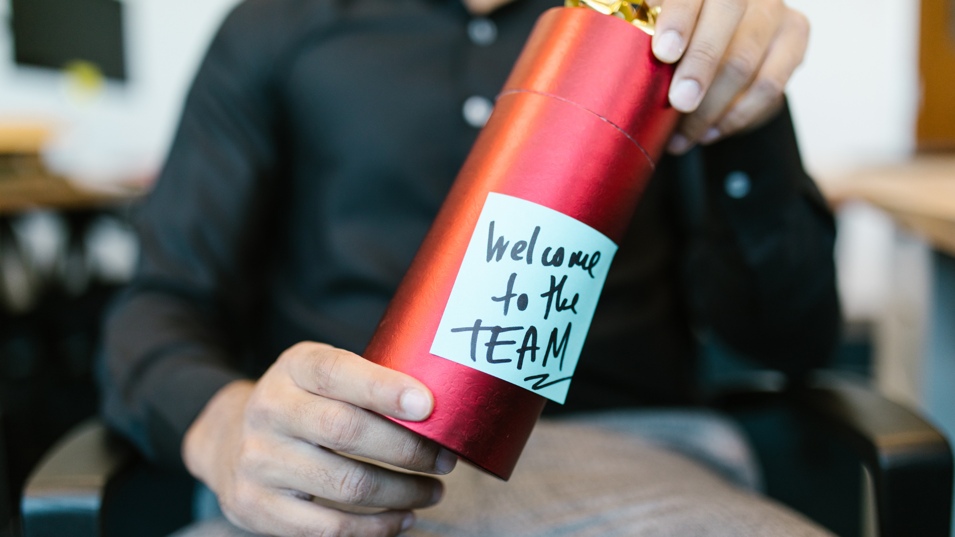 Willkommensgeschenke für neue Mitarbeiter:innen – mehr als nur ein nettes Extra?