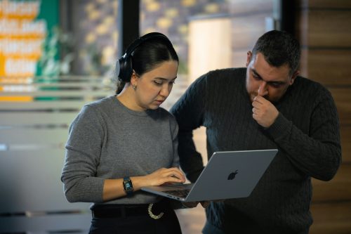 Agiles Arbeiten im HR: HR-Team arbeitet flexibel und kollaborativ